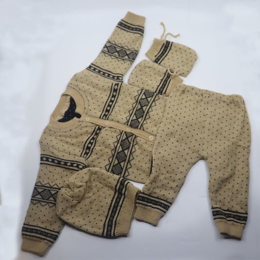 Baby Boys & Baby Girls Casual Sweater Socks, Pyjama, Cap  (Camel)